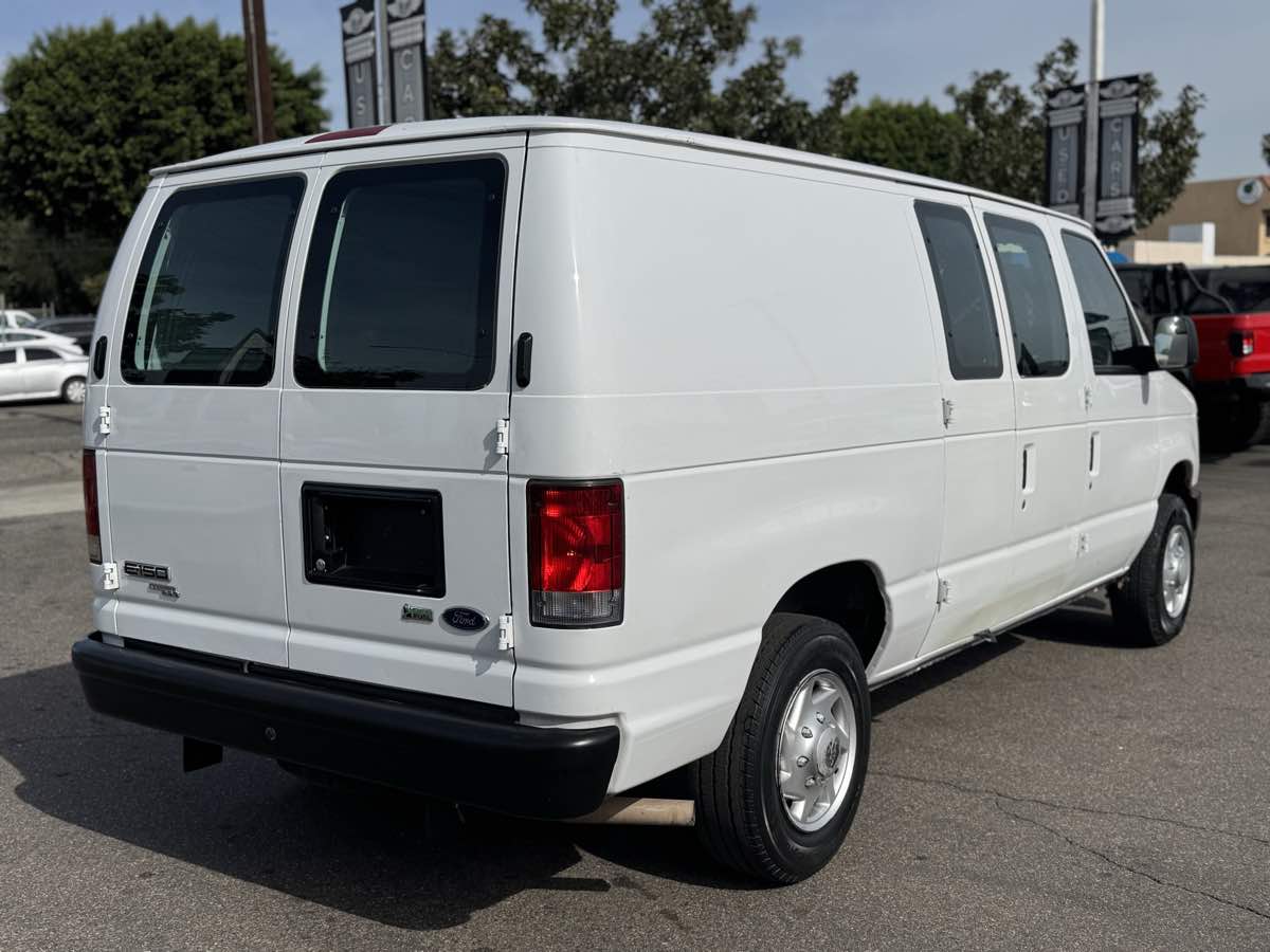 2013 Ford Econoline Commercial Image 2 of 3