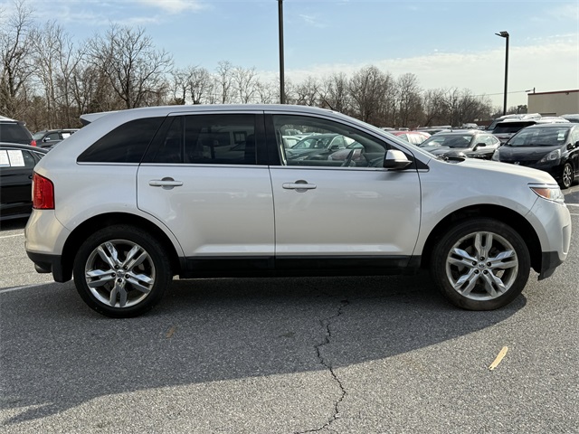 Vehicle image 4 of 24