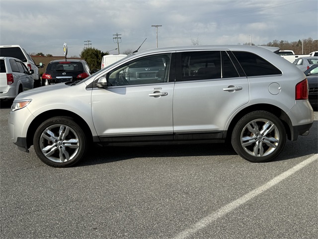 Vehicle image 8 of 24