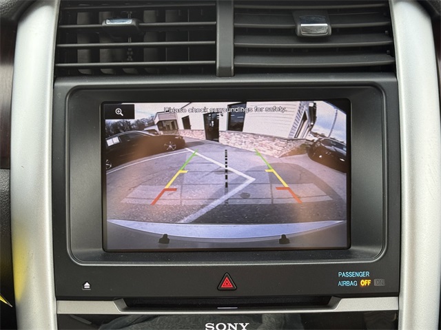 Vehicle image 23 of 24