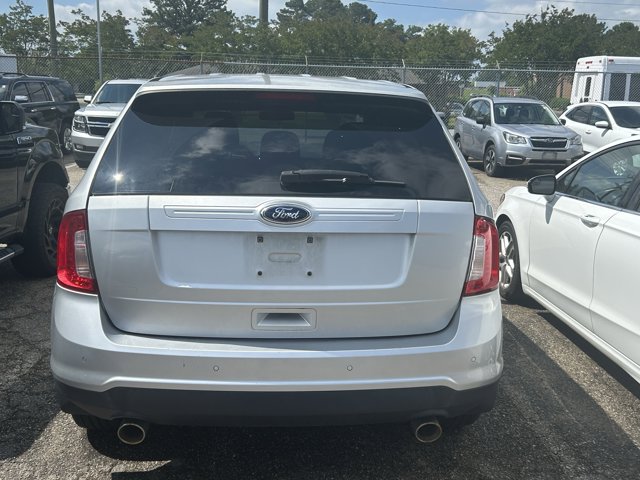 Vehicle image 10 of 28