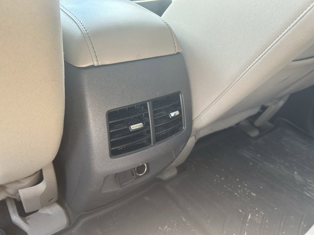 Vehicle image 24 of 28