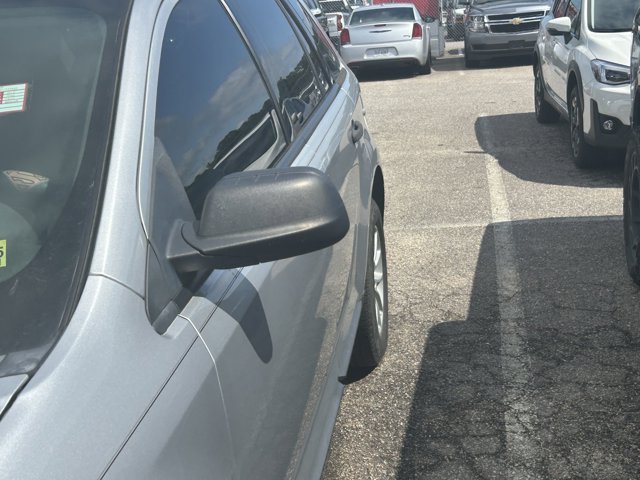 Vehicle image 13 of 28
