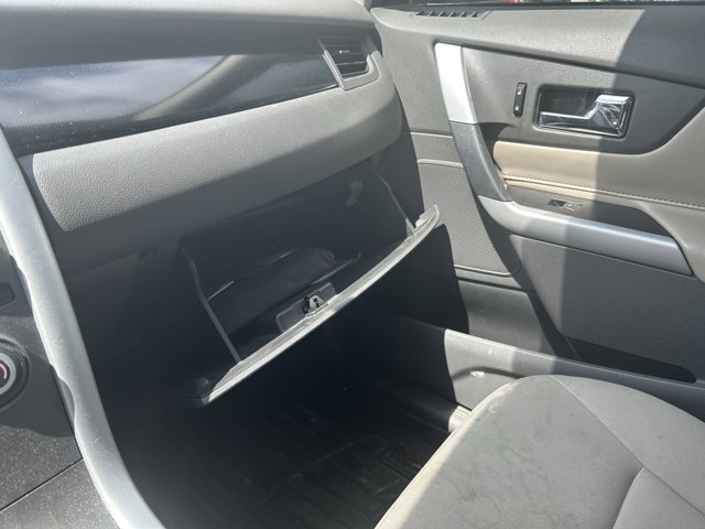 Vehicle image 21 of 28