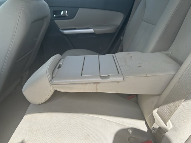Vehicle image 25 of 28