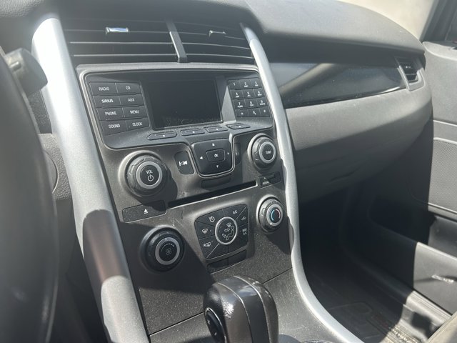 Vehicle image 19 of 28