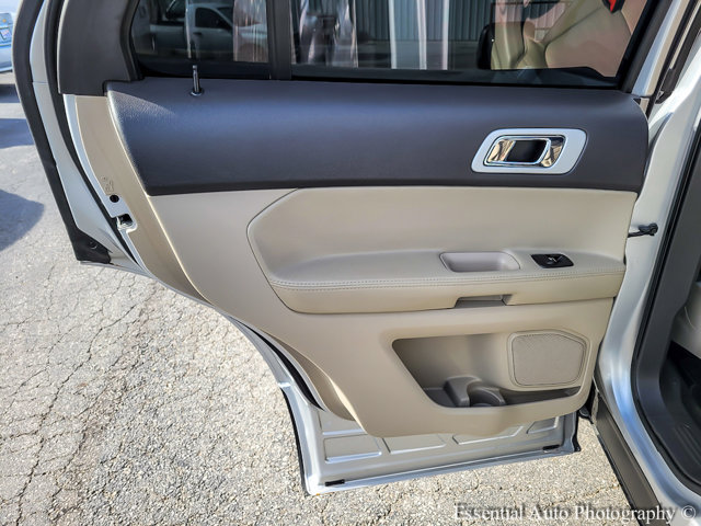 Vehicle image 26 of 37