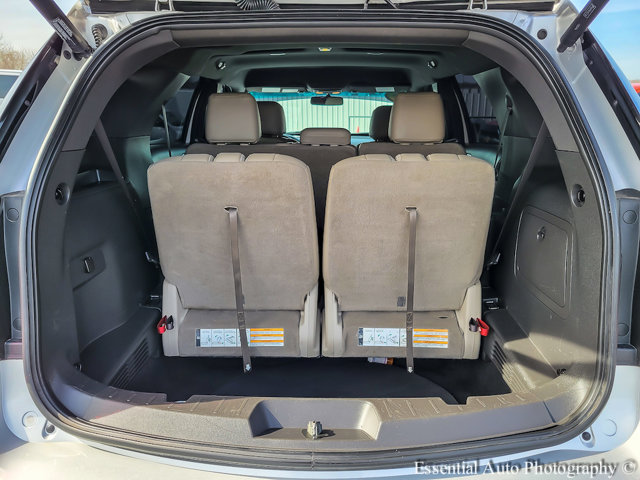 Vehicle image 27 of 37