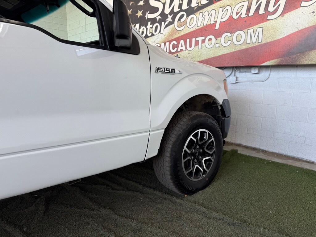 Vehicle image 17 of 46
