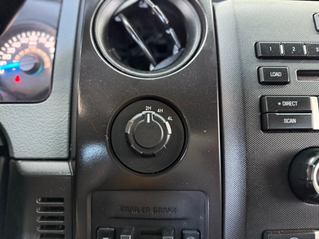 Vehicle image 32 of 46