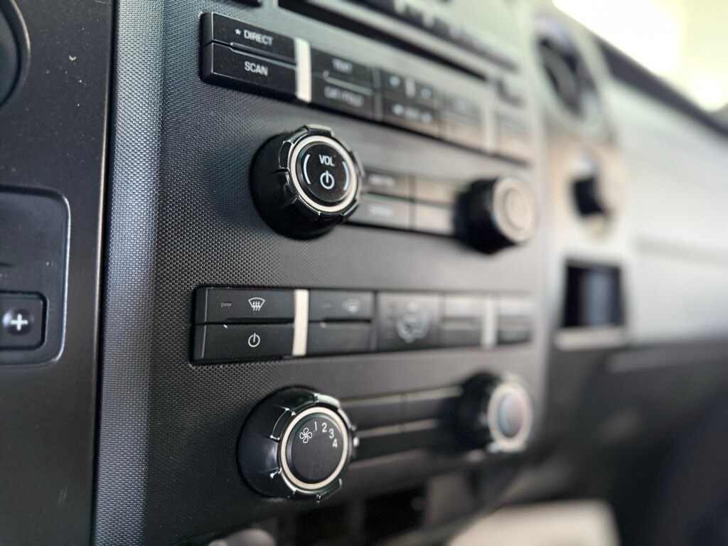 Vehicle image 28 of 46