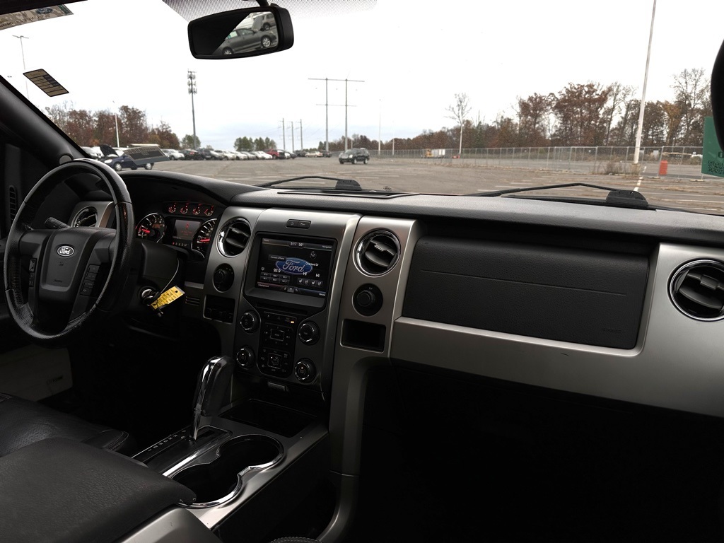 2013 Ford F-150 FX4 Image 11 of 24