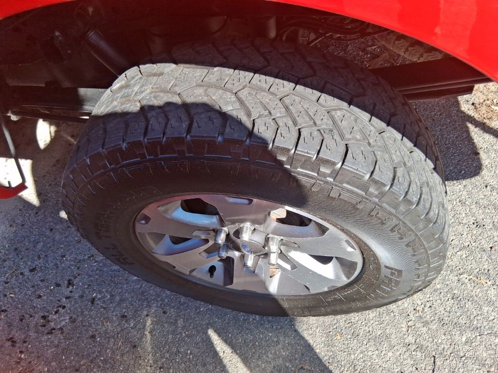2013 Ford F-150 STX Image 3 of 18