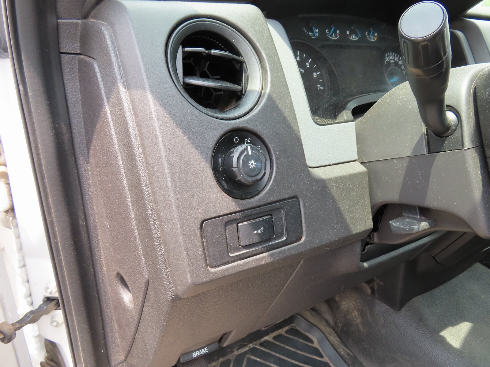 Vehicle image 11 of 18