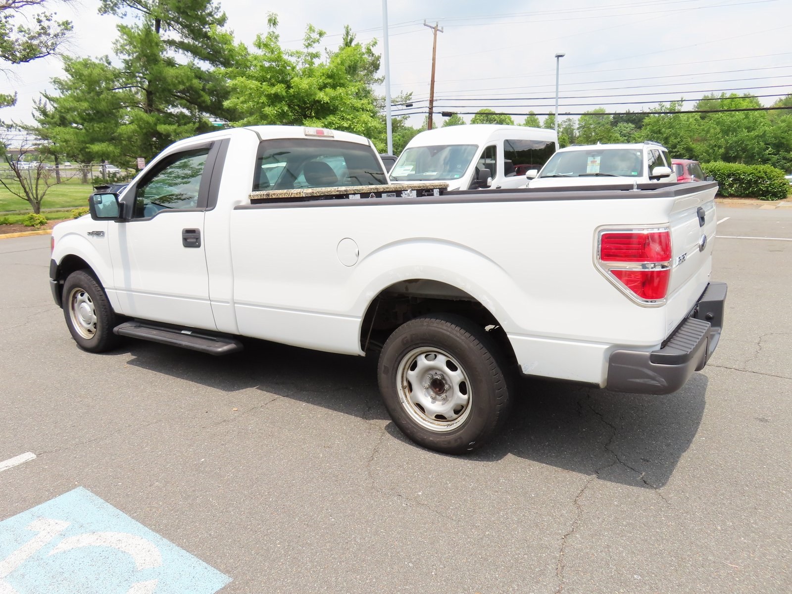 Vehicle image 7 of 18