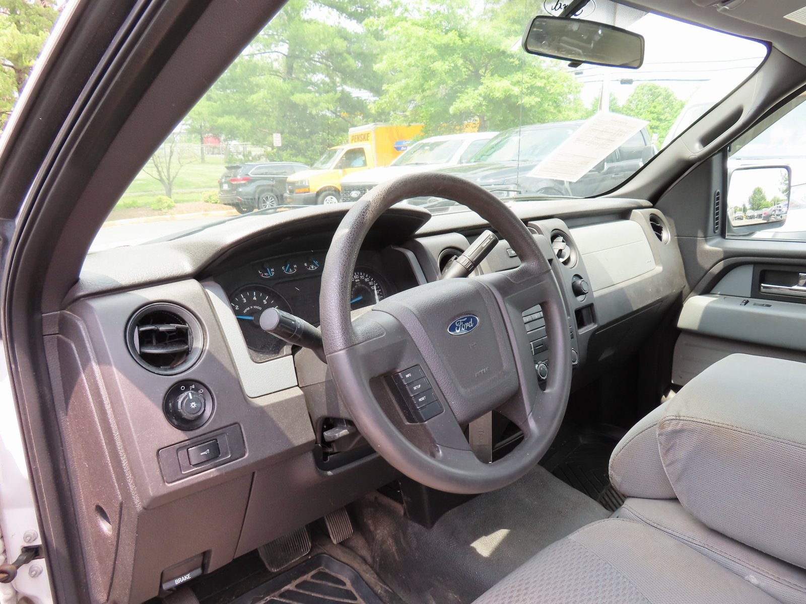 Vehicle image 12 of 18