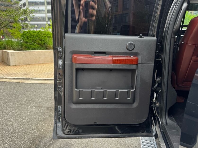 Vehicle image 21 of 40