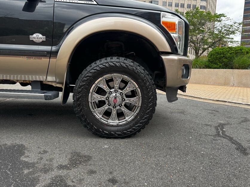 Vehicle image 13 of 40