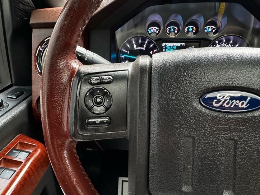 Vehicle image 37 of 40