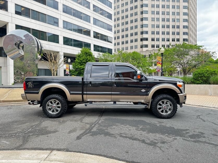 Vehicle image 4 of 40