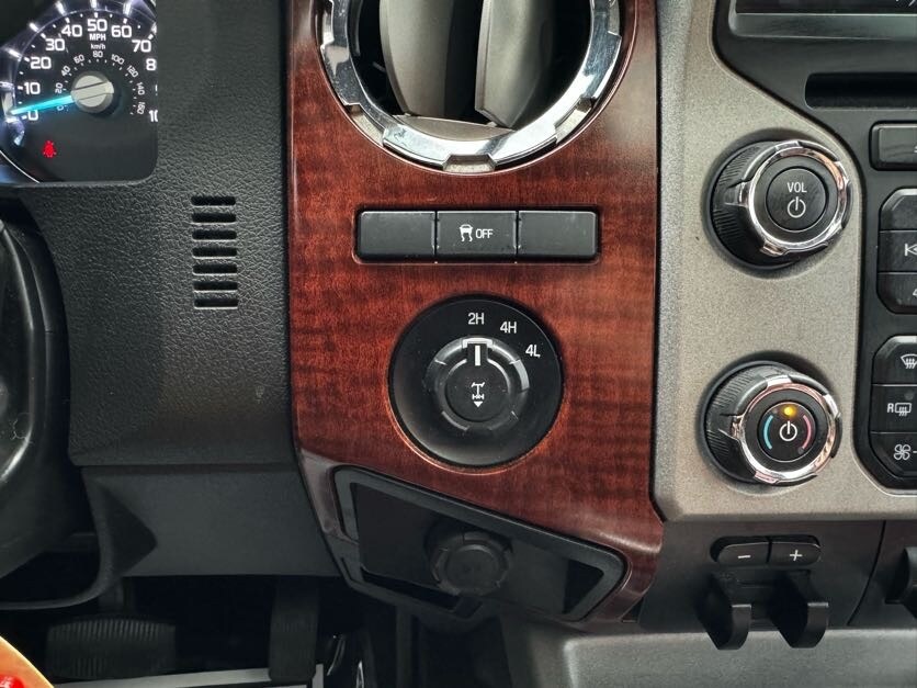 Vehicle image 29 of 40