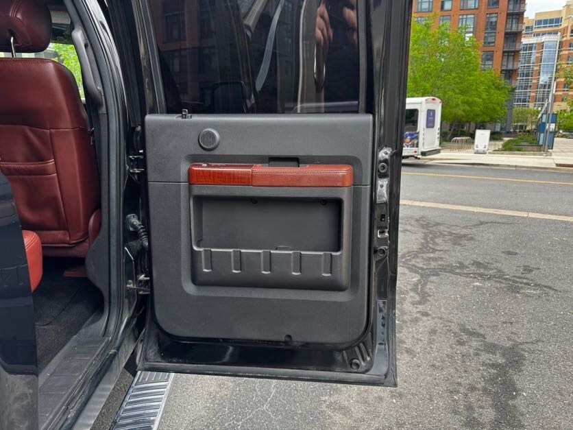 Vehicle image 24 of 40
