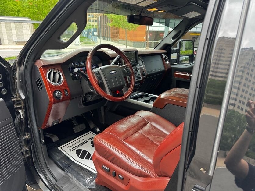 Vehicle image 14 of 40