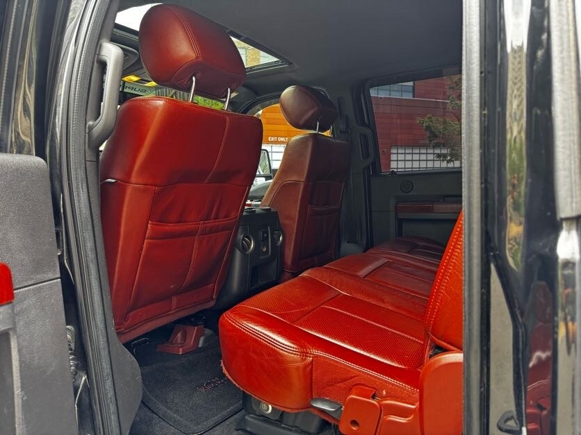 Vehicle image 19 of 40