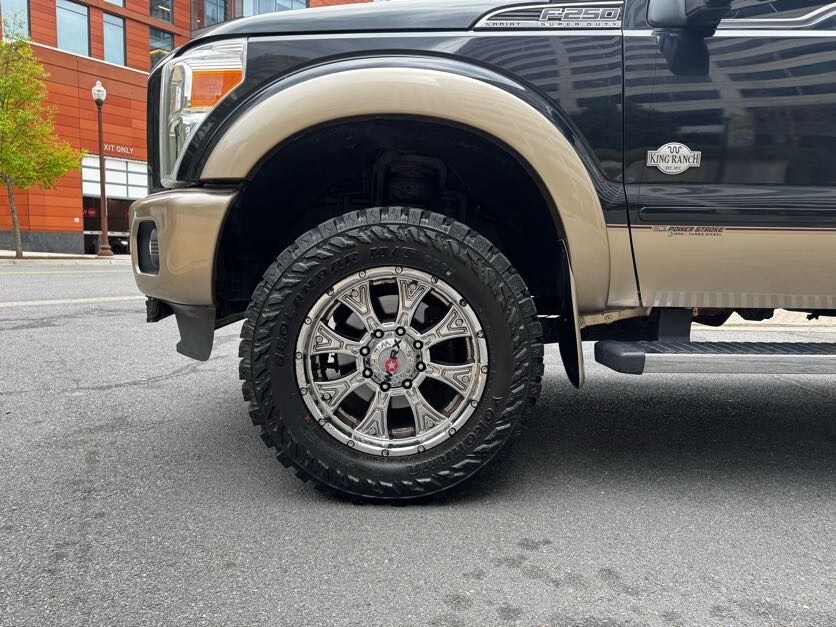 Vehicle image 9 of 40