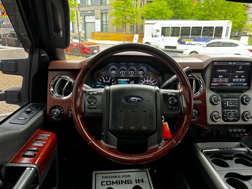 Vehicle image 31 of 40