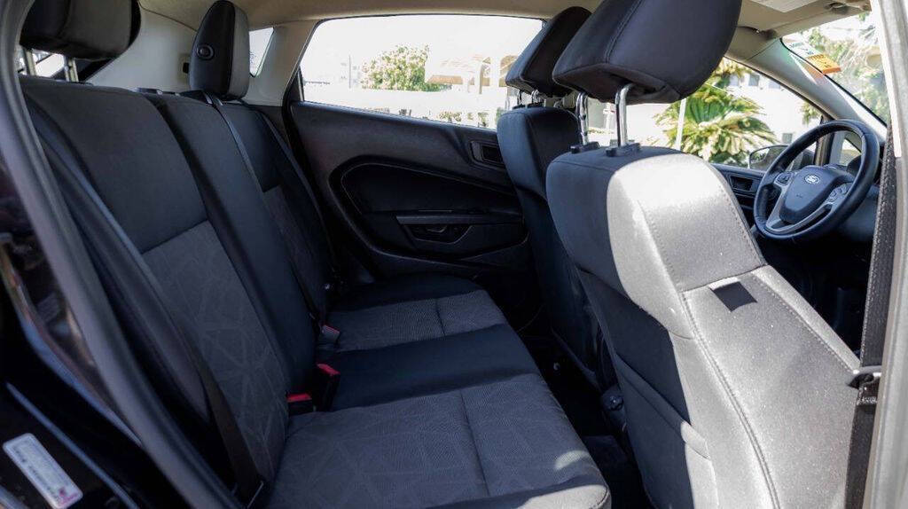 2013 Ford Fiesta SE Image 19 of 38