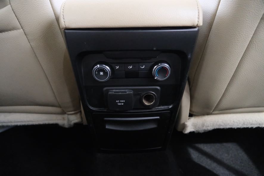 Vehicle image 28 of 45