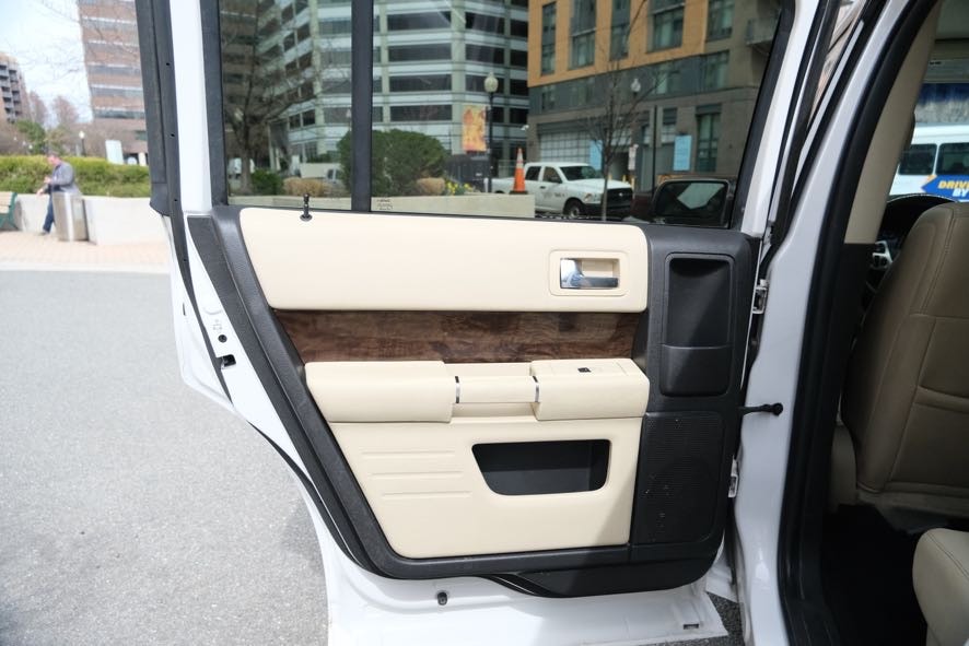 Vehicle image 22 of 45