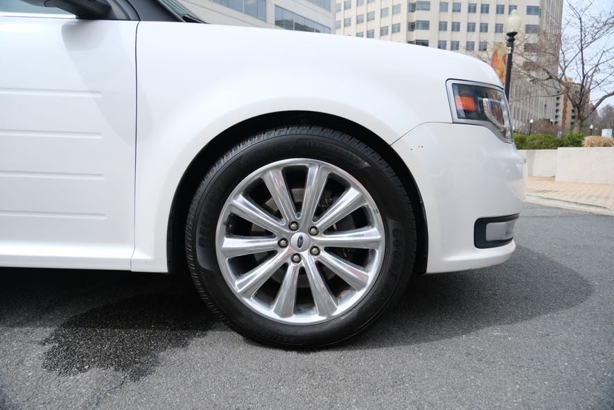 Vehicle image 14 of 45