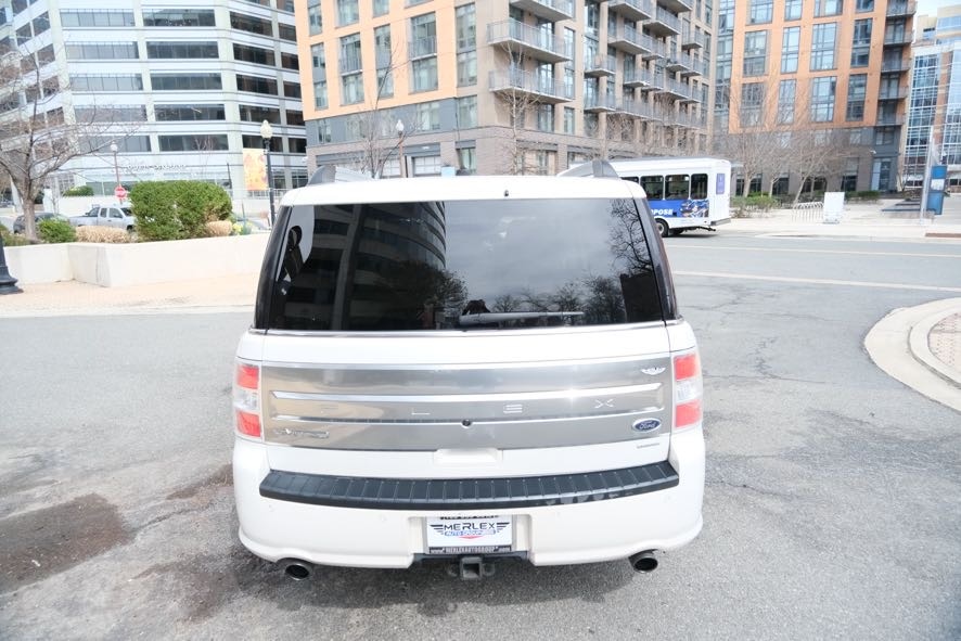 Vehicle image 7 of 45