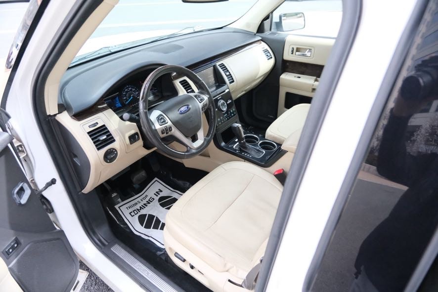 Vehicle image 15 of 45