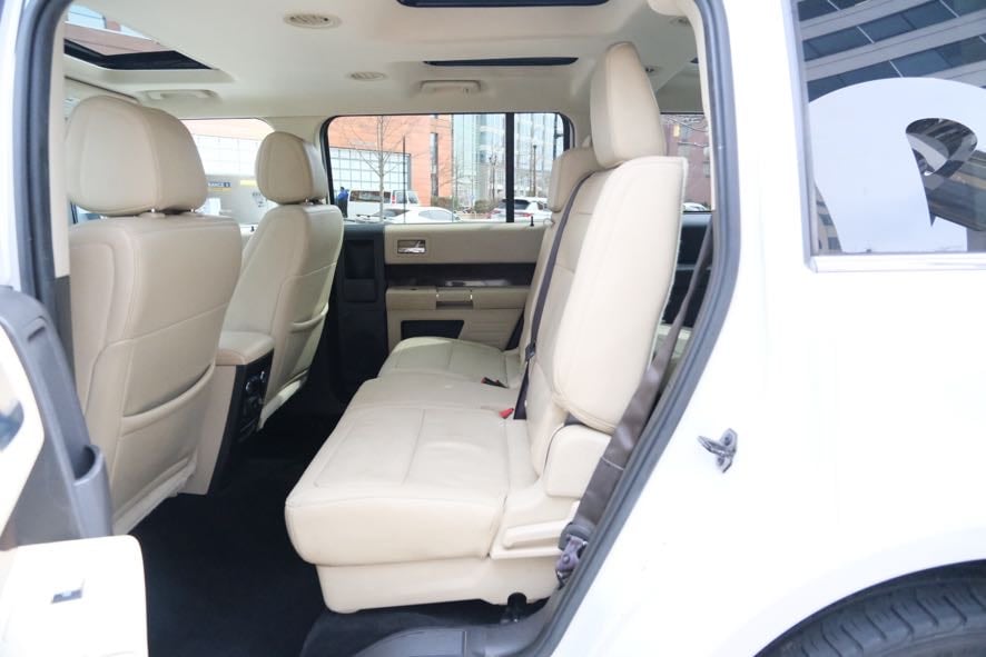 Vehicle image 21 of 45