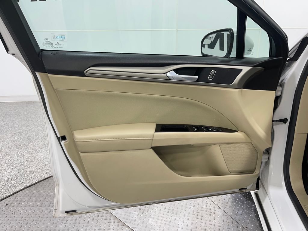 2013 Ford Fusion SE Image 26 of 37