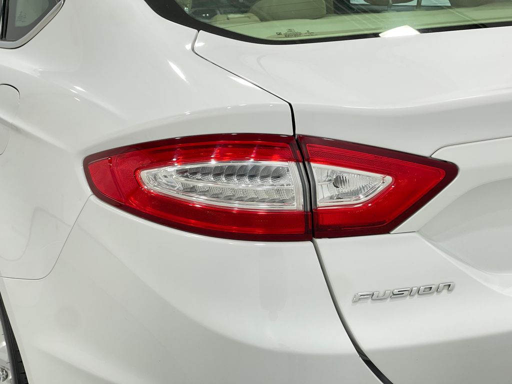 2013 Ford Fusion SE Image 33 of 37