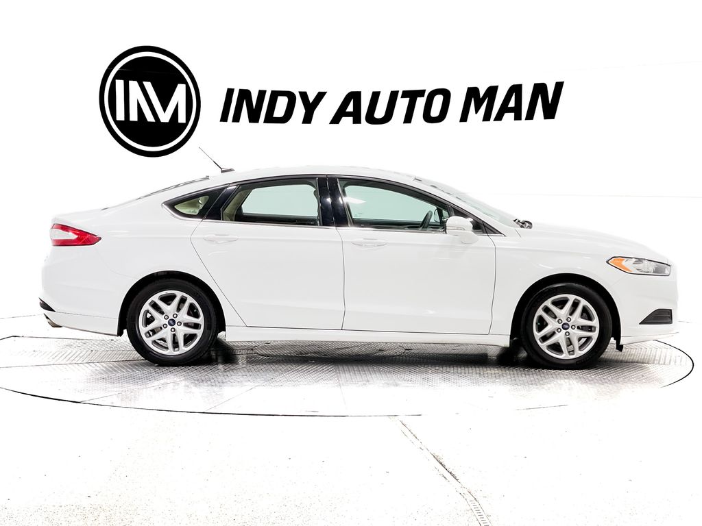 2013 Ford Fusion SE Image 5 of 37