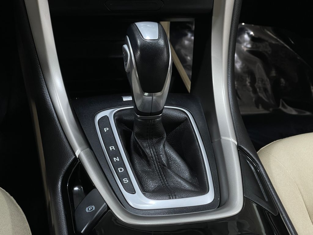 2013 Ford Fusion SE Image 25 of 37