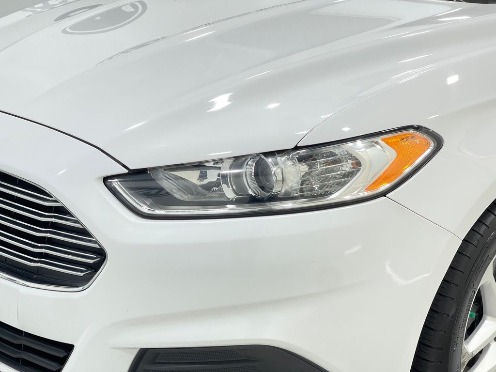 2013 Ford Fusion SE Image 28 of 37