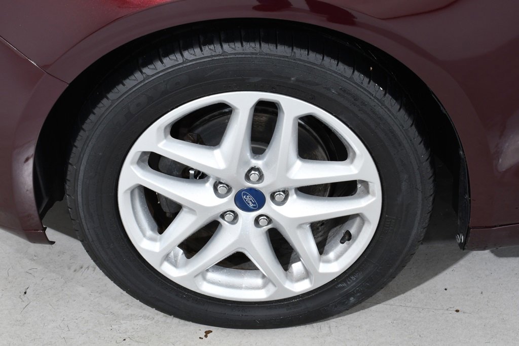 2013 Ford Fusion SE Image 9 of 36