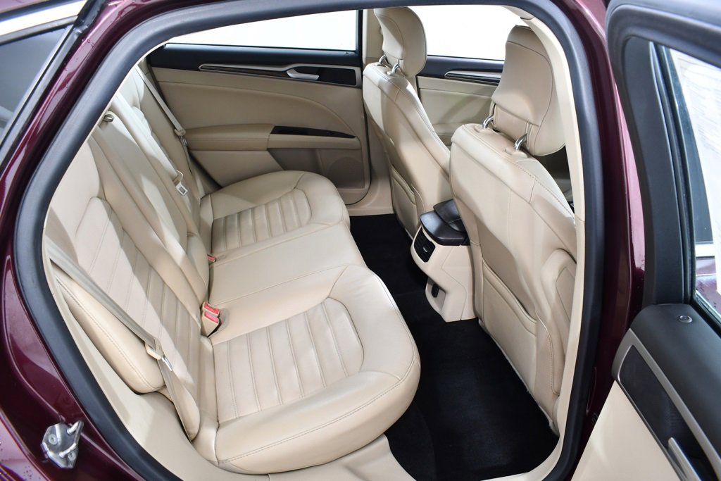 2013 Ford Fusion SE Image 12 of 36