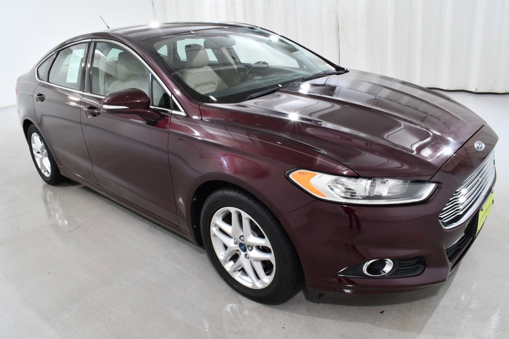 2013 Ford Fusion SE Image 4 of 36