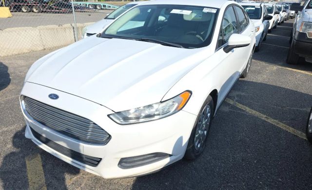2013 Ford Fusion S Image 2 of 6
