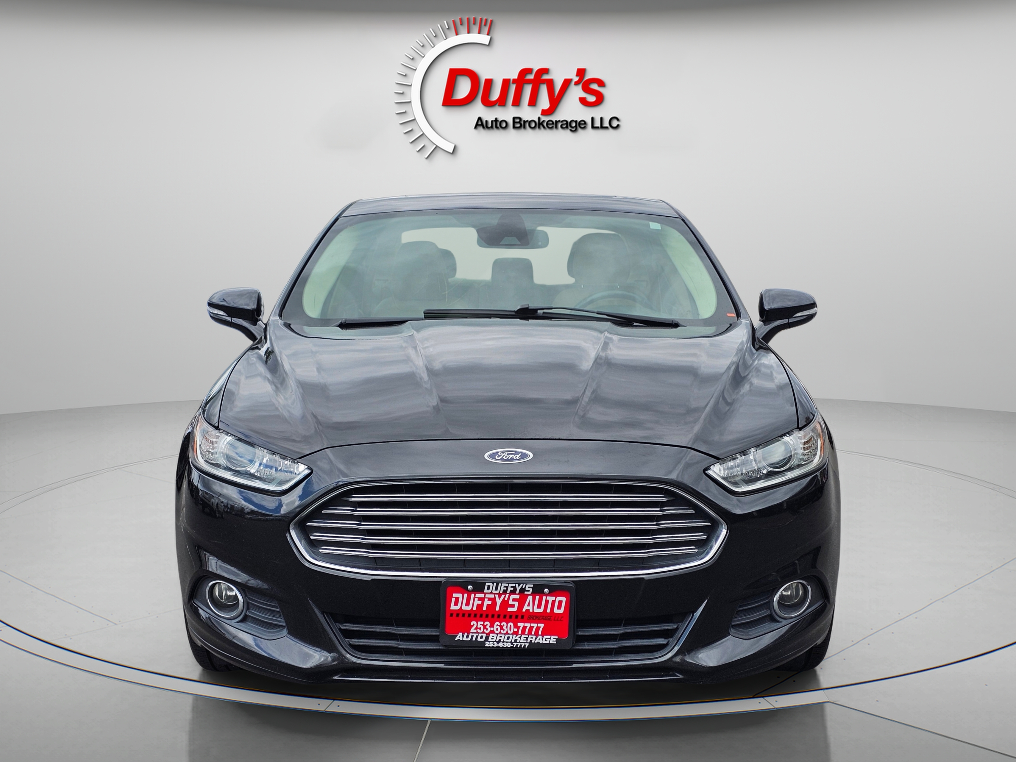 2013 Ford Fusion Hybrid SE Image 2 of 30