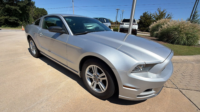 2013 Ford Mustang Image 3 of 25