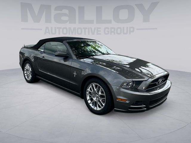 2013 Ford Mustang V6 Premium Image 2 of 25