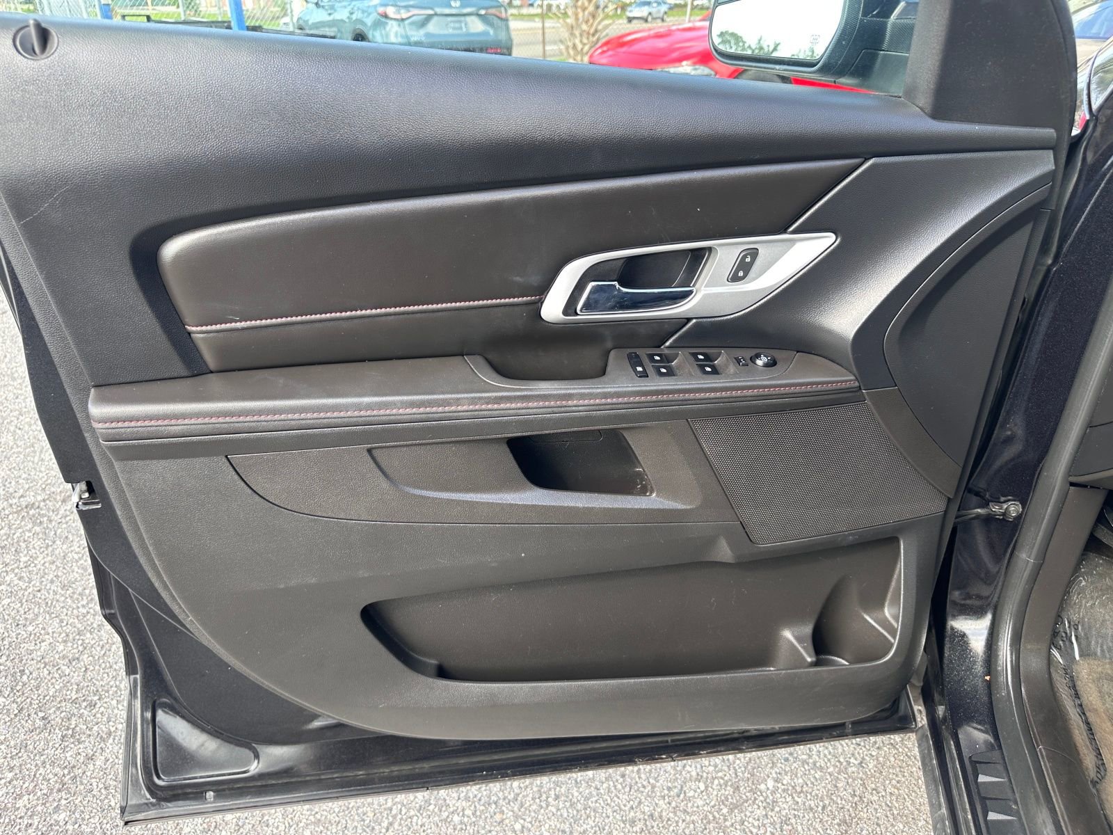 Vehicle image 18 of 21